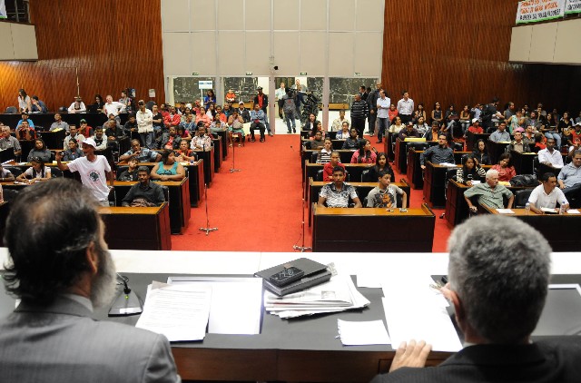 Comissão de Direitos Humanos - debate sobre os impactos sociais da atividade de mineração no Estado