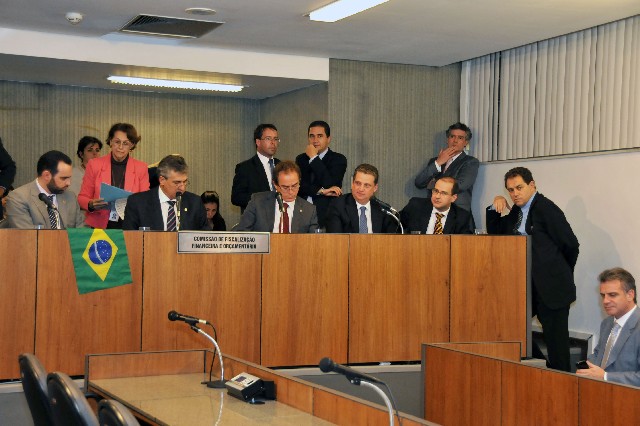 O parecer foi favorável à aprovação da matéria na forma do vencido em 1º turno em Plenário