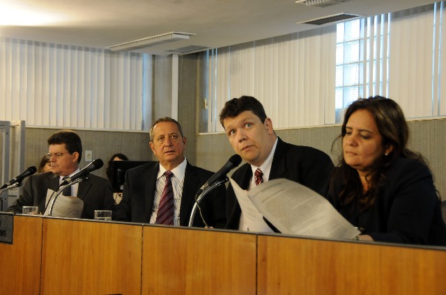 O representante da OGE prestou as informações solicitadas pelos parlamentares
