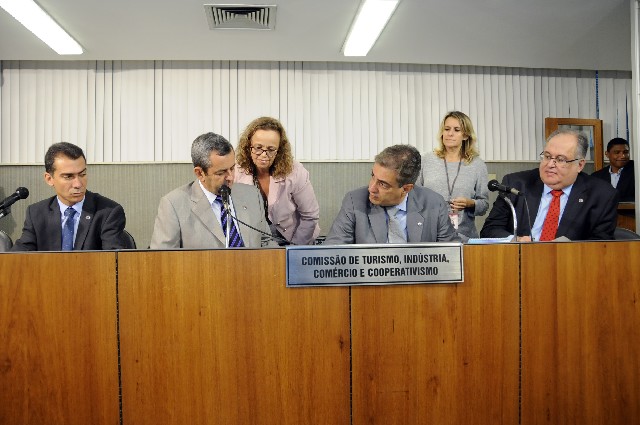 Deputados aprovaram audiência em Juiz de Fora para debater situação do Centro de Convenções do município