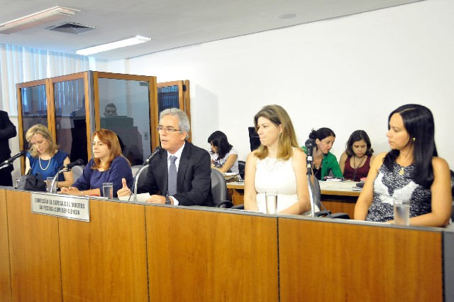 Médicas e mães de pacientes especiais com alergia participaram da audiência pública