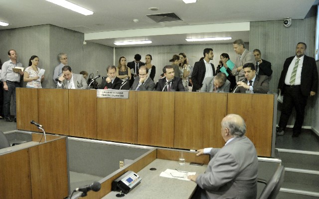 A suplementação orçamentária destina-se a atender despesas com pessoal e encargos sociais, outras despesas correntes e investimentos