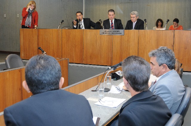 Deputados ouviram representantes de órgãos de gestão de trânsito
