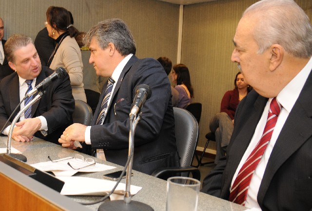 A comissão agendou nova reunião nesta quinta (13), às 14 horas