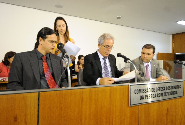 Também foi aprovado pedido de audiência sobre condições de pacientes com alergia
