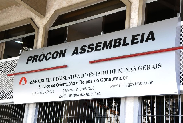 Se o veículo apresentar algum defeito que não estava aparente no ato da compra, o Procon Assembleia orienta o comprador a formalizar sua reclamação em até 90 dias