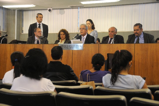 Comissão debateu a emissão de laudos periciais pela inaptidão de candidatos aprovados em concurso da Secretaria de Estado de Educação