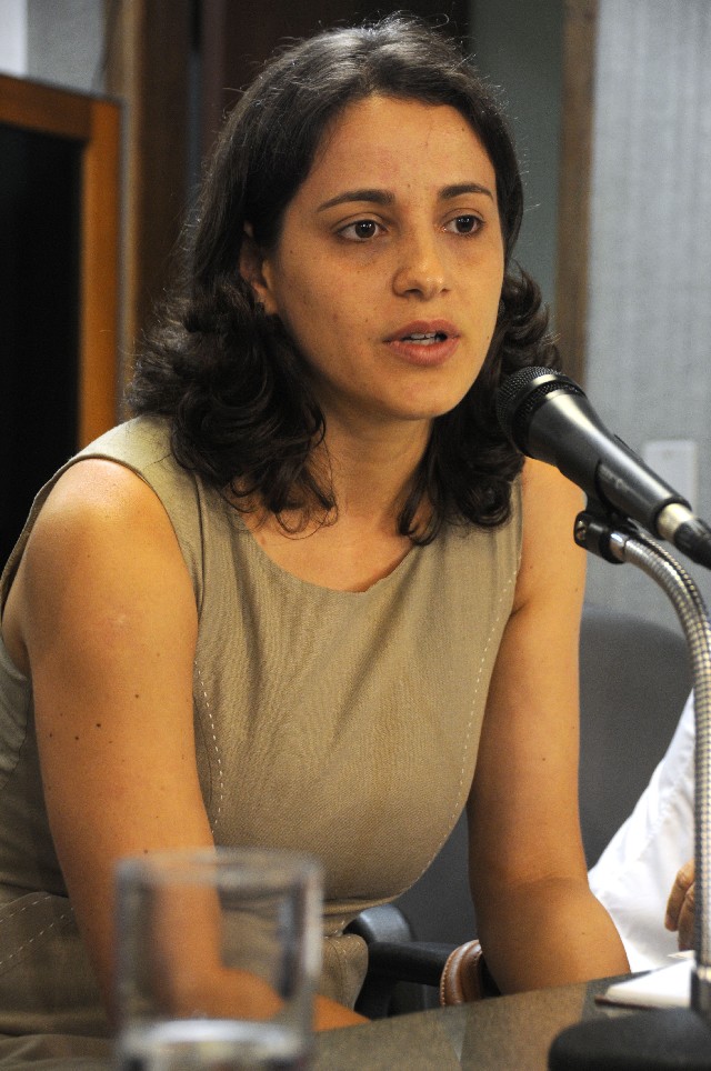 A representante da Seplag explicou que há uma diferença no pré-admissional de contratados e de efetivos