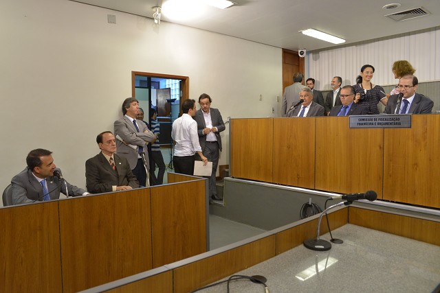 A aprovação do parecer favorável a mensagem que cria o regime especial de tributação levantou uma discussão entre os deputados sobre o modelo tributário mineiro