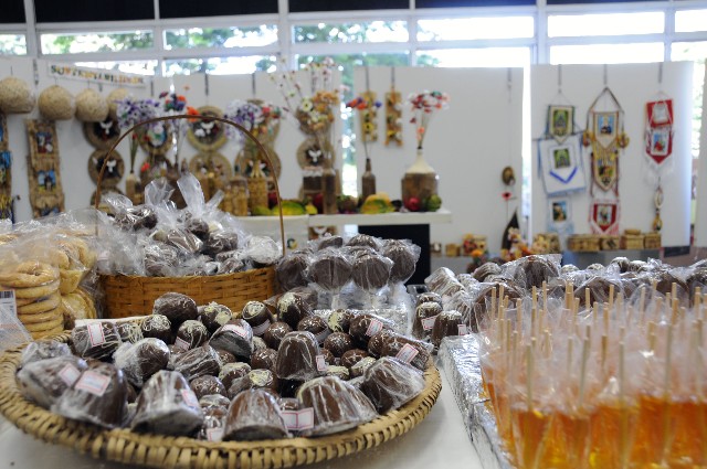 A mostra de artesanato da Associação de Artesãos de Viçosa pode ser visitada de segunda a sexta, das 8 às 18 horas