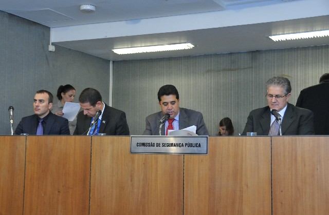 O requerimento para a reunião foi aprovado na tarde desta quinta-feira (30)