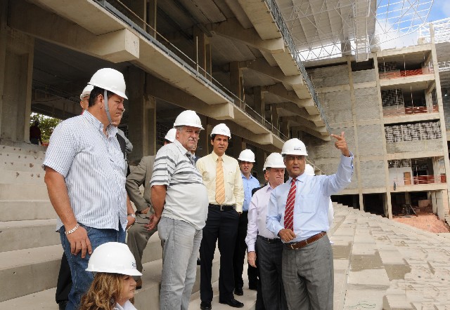 Deputados da Comissão de Transporte cionferiram o andamento das obras no Independência
