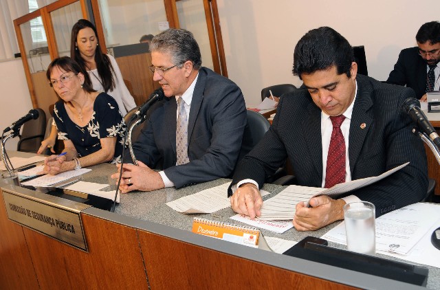 Dos requerimentos aprovados, dois são para realização de audiências públicas