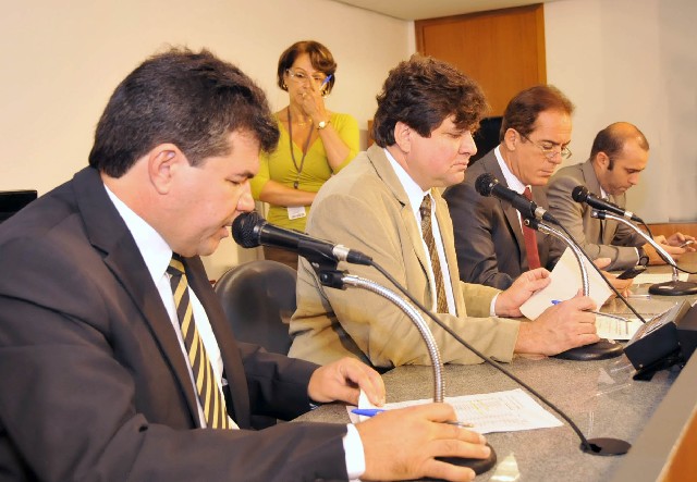 Pedido de assessoramento a municípios na construção e manutenção de estradas e ampliação do metrô na RMBH são objetos de emendas populares ao PPAG