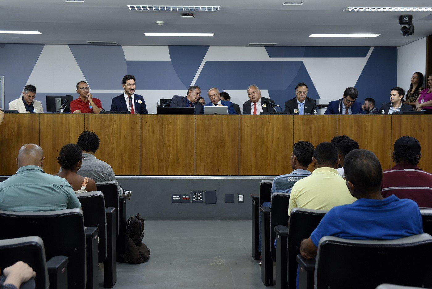 Comissão de Participação Popular - debate sobre o asfaltamento da LMG-631 entre São João da Ponte e Capitão Enéas