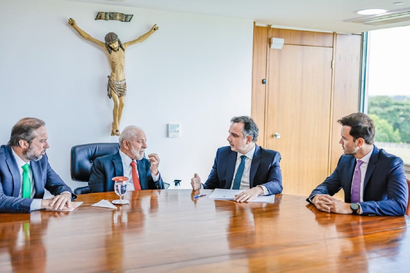 Encontro do presidente da ALMG com o presidente da República, o presidente do Senado e o Ministro de Minas e Energia