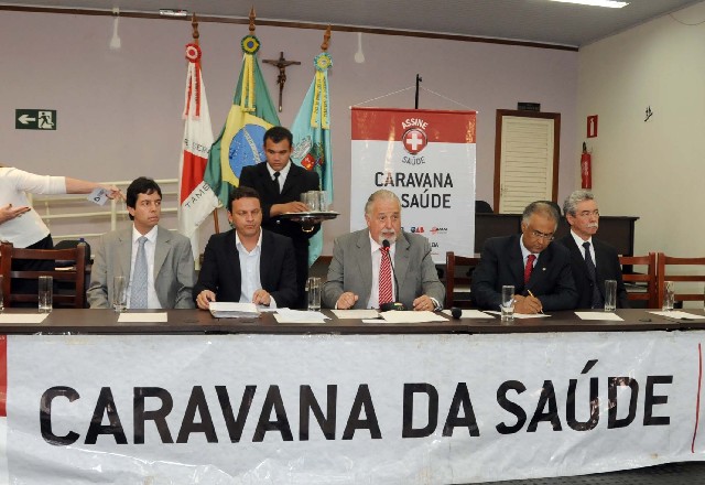 Os parlamentares pediram o apoio da população