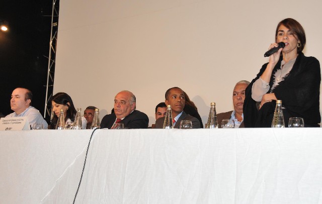 Maria Dalva de Freitas (à direita) falou sobre iniciativas na área de educação voltadas para o turismo