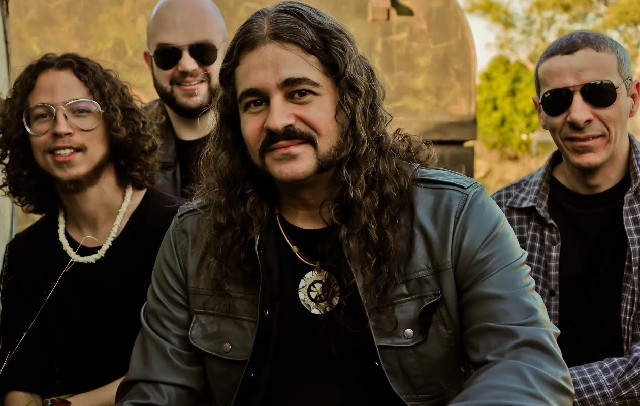 Ainda neste semestre, a banda deve lançar o terceiro CD, Blues for the Blues