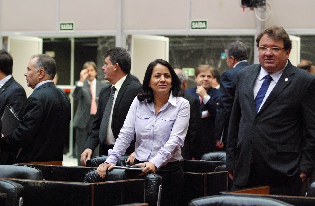 Rosângela Reis é uma das deputadas que assinaram pedido de Reunião Especial para prestar homenagens ao Dia Internacional da Mulher