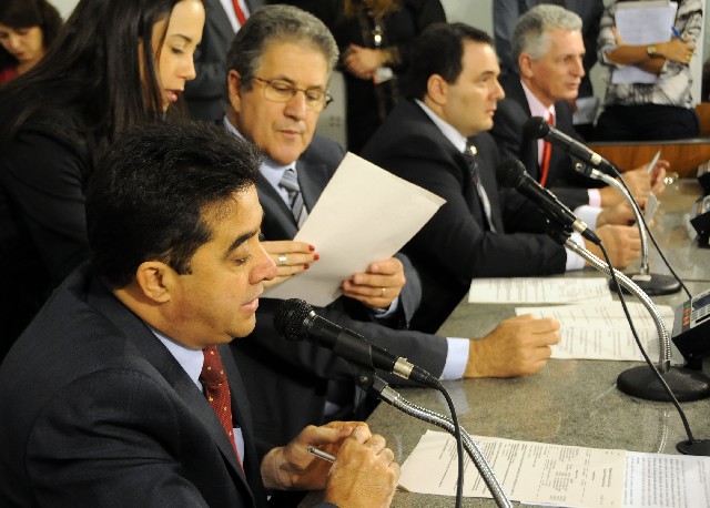 A reunião atendeu a requerimento do deputado Sargento Rodrigues (à esq.)