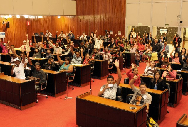 Comissão de Direitos Humanos - debate sobre os impactos sociais da atividade de mineração no Estado