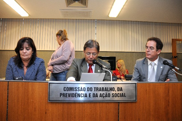 Comissão quer apurar denúncias sobre condições degradantes de trabalho em obras do PAC