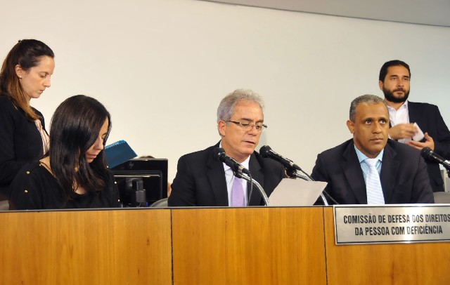 A comissão também aprovou requerimento de reunião sobre a interrupção no pagamento da Bolsa Caade