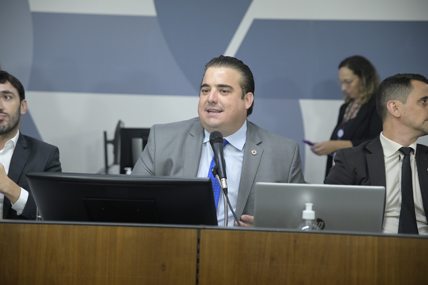 Comissão de Defesa do Consumidor e do Contribuinte - debate sobre a falta de abastecimento de água pela Copasa