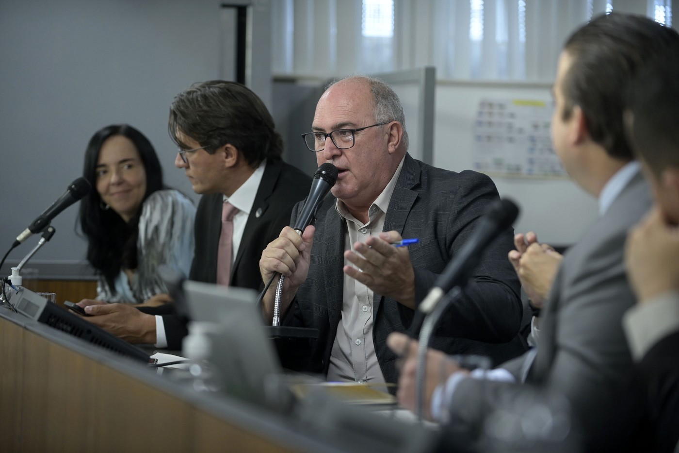 Comissão de Defesa do Consumidor e do Contribuinte - debate sobre a falta de abastecimento de água pela Copasa