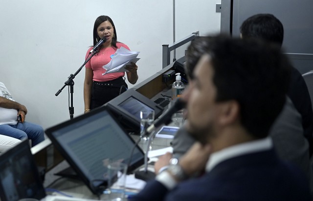 Comissão de Defesa do Consumidor e do Contribuinte - debate sobre a falta de abastecimento de água pela Copasa