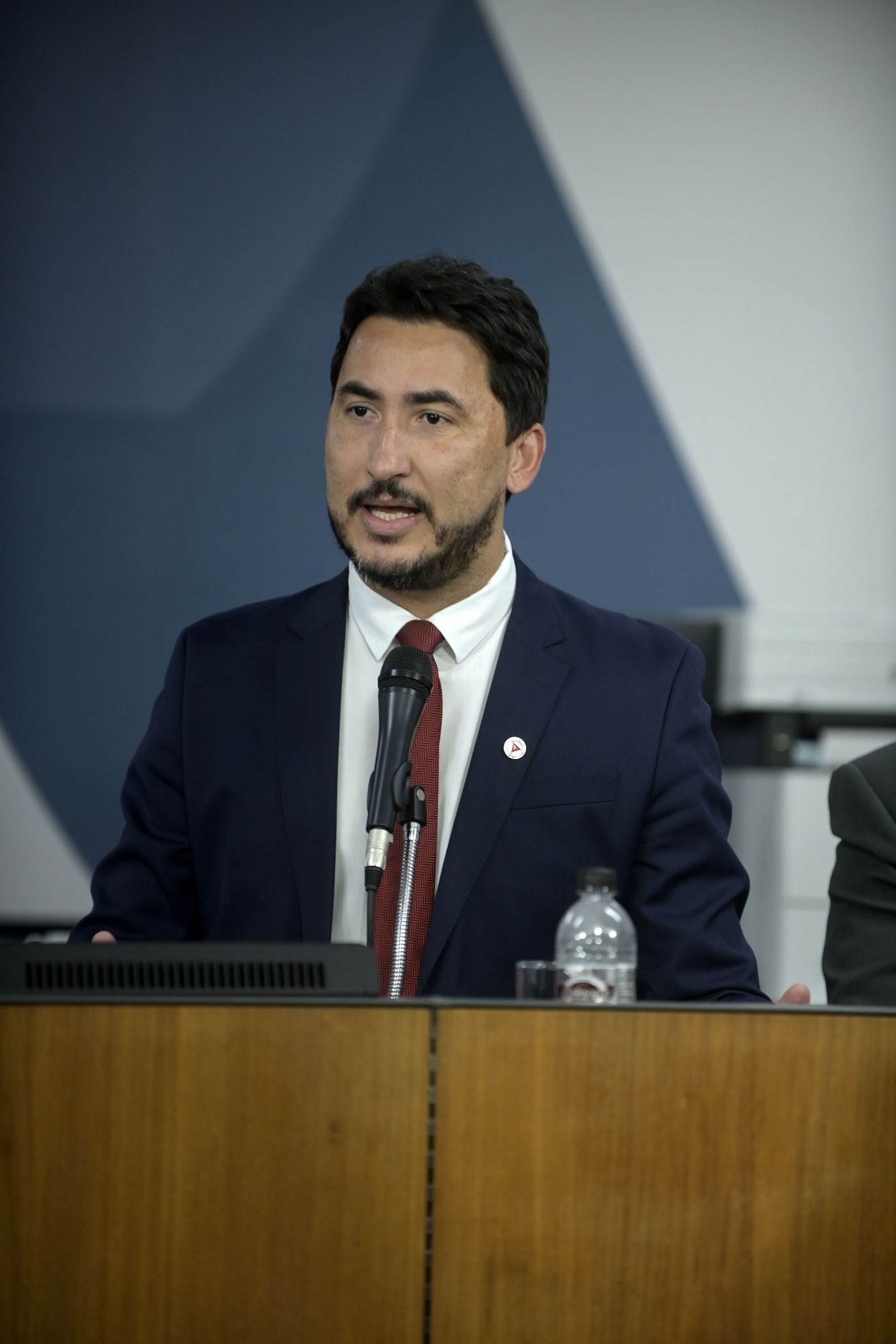 Comissão de Defesa do Consumidor e do Contribuinte - debate sobre a falta de abastecimento de água pela Copasa