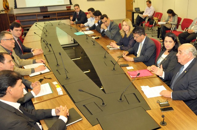 Deputados da Comissão de Assuntos Municipais visitaram a Cemig na manhã desta segunda-feira (13)