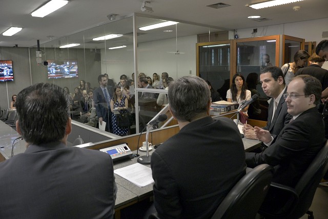Comissão de Administração Pública - análise de proposições